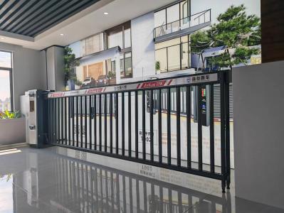 超級柵欄門（桿長8米，高1.6米）